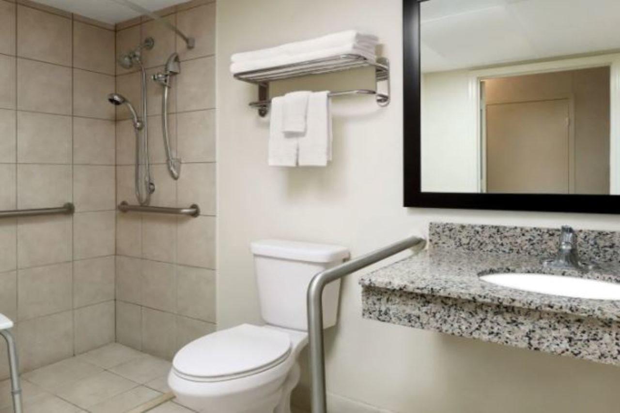 Baymont By Wyndham Florence Cincinnati Екстериор снимка