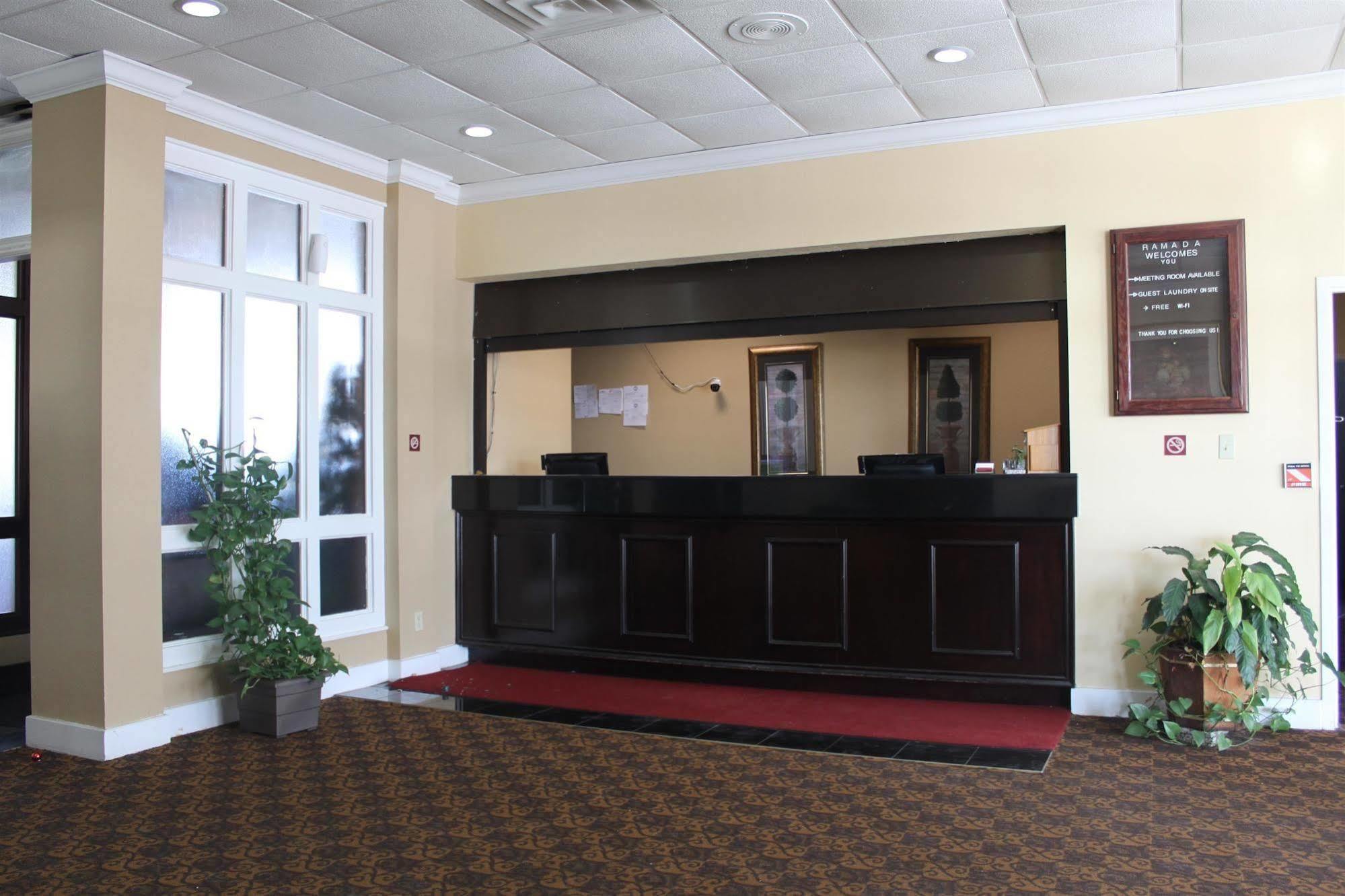 Baymont By Wyndham Florence Cincinnati Екстериор снимка