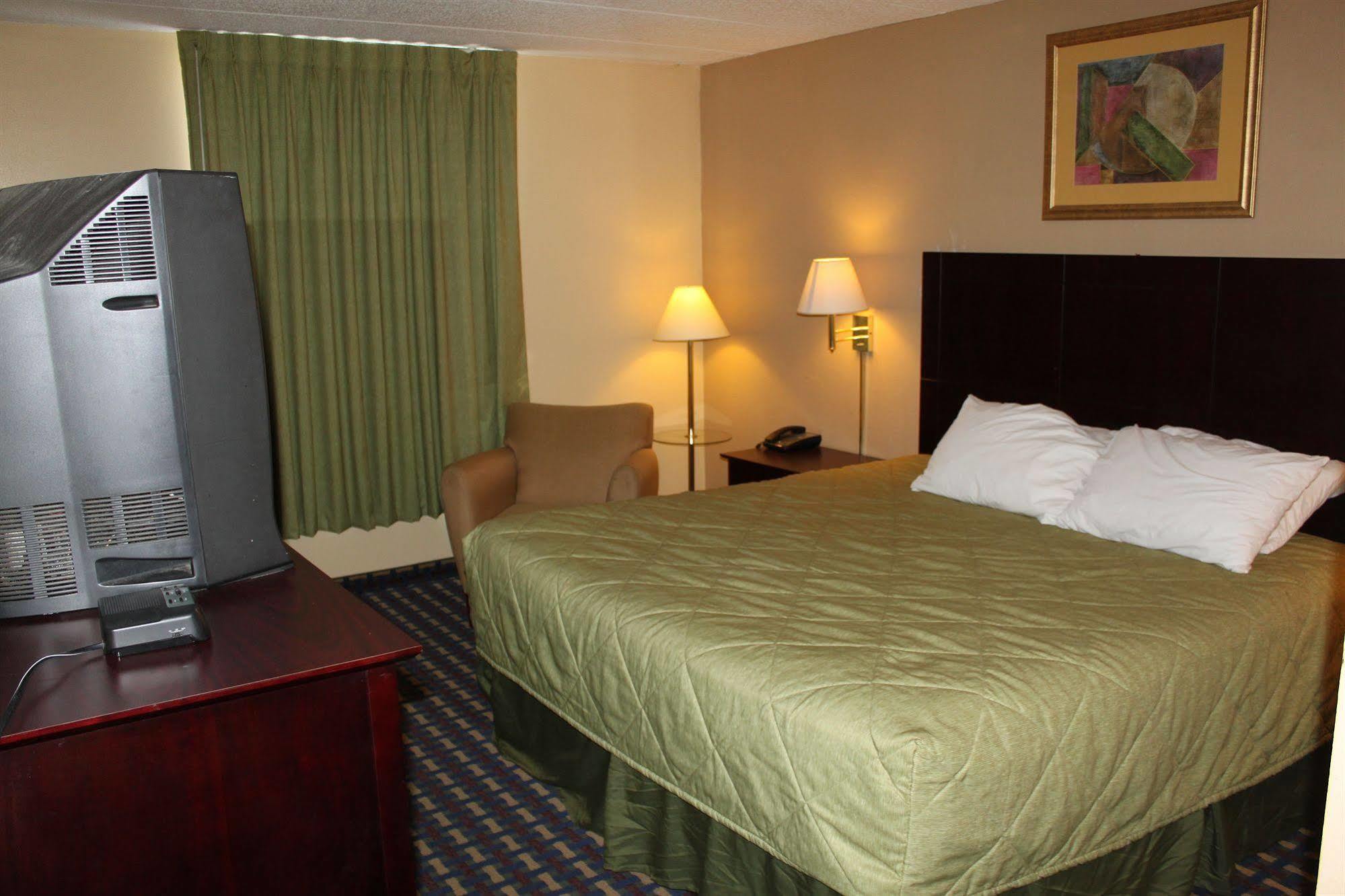 Baymont By Wyndham Florence Cincinnati Екстериор снимка